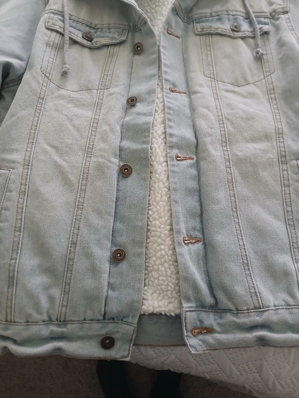 Light Wash Sherpa-Lined Denim Jacket - Brand: